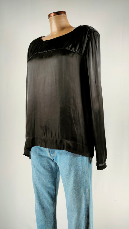 Camisa negra cuello recto TCN