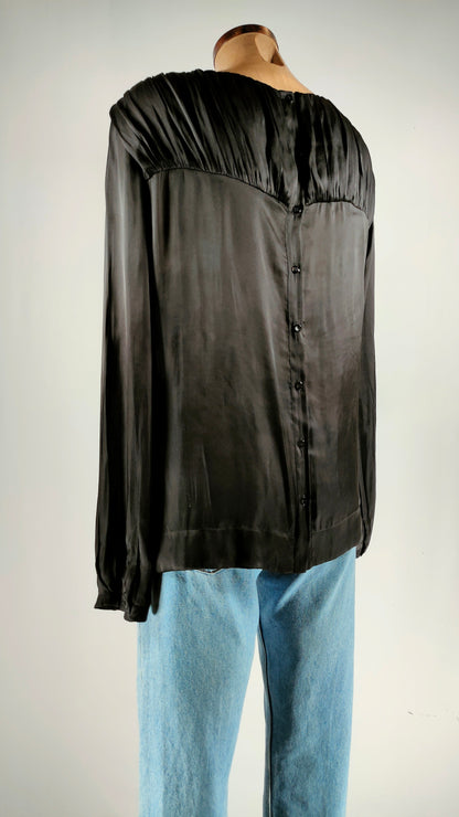 Camisa negra cuello recto TCN