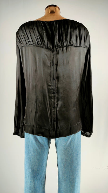 Camisa negra cuello recto TCN