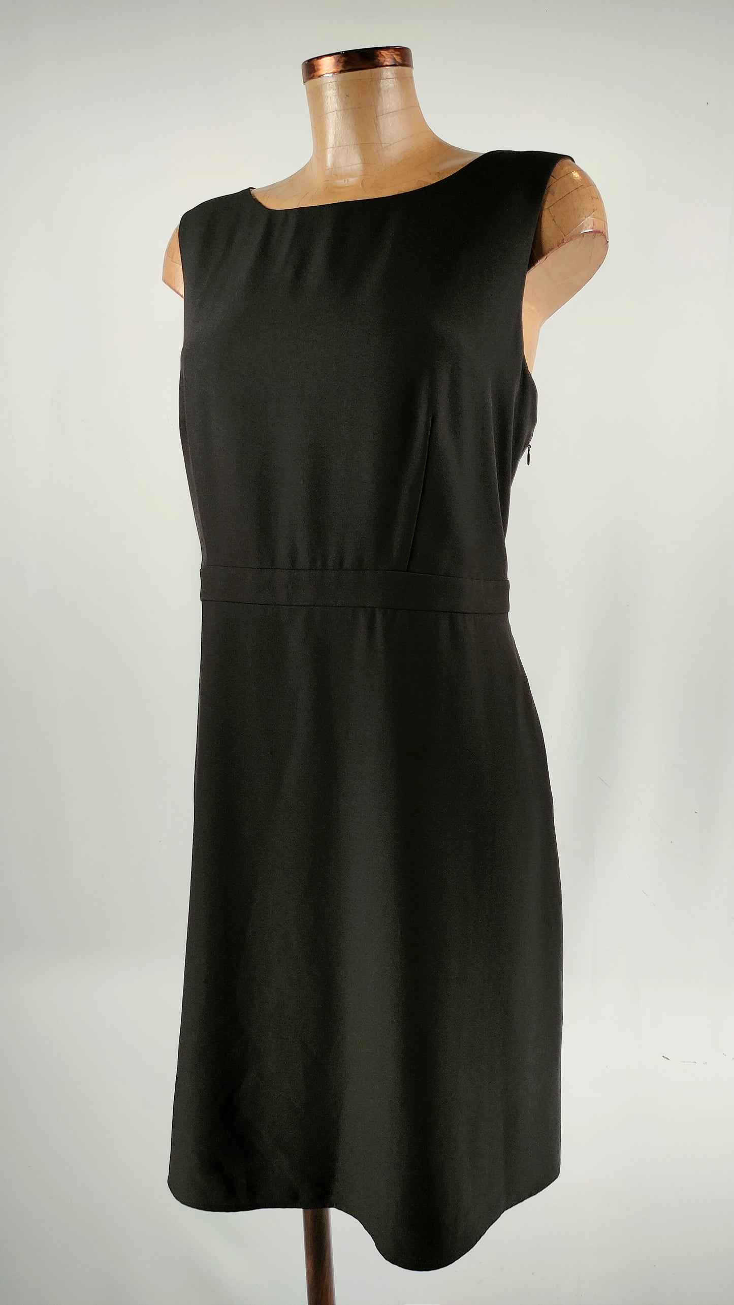 Vestido negro con tiras en espalda 123