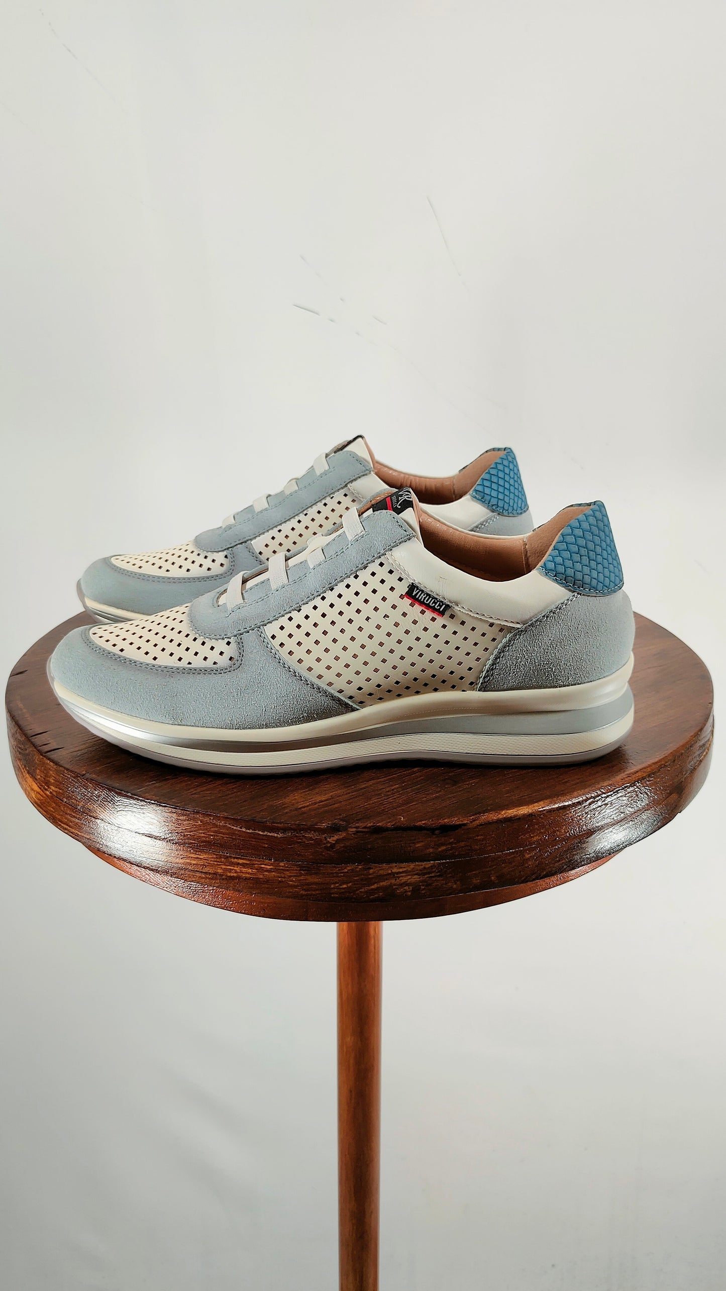 Zapatillas caladas Virucci