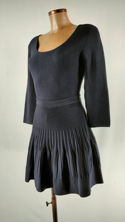 Conjunto azul navy camiseta y falda