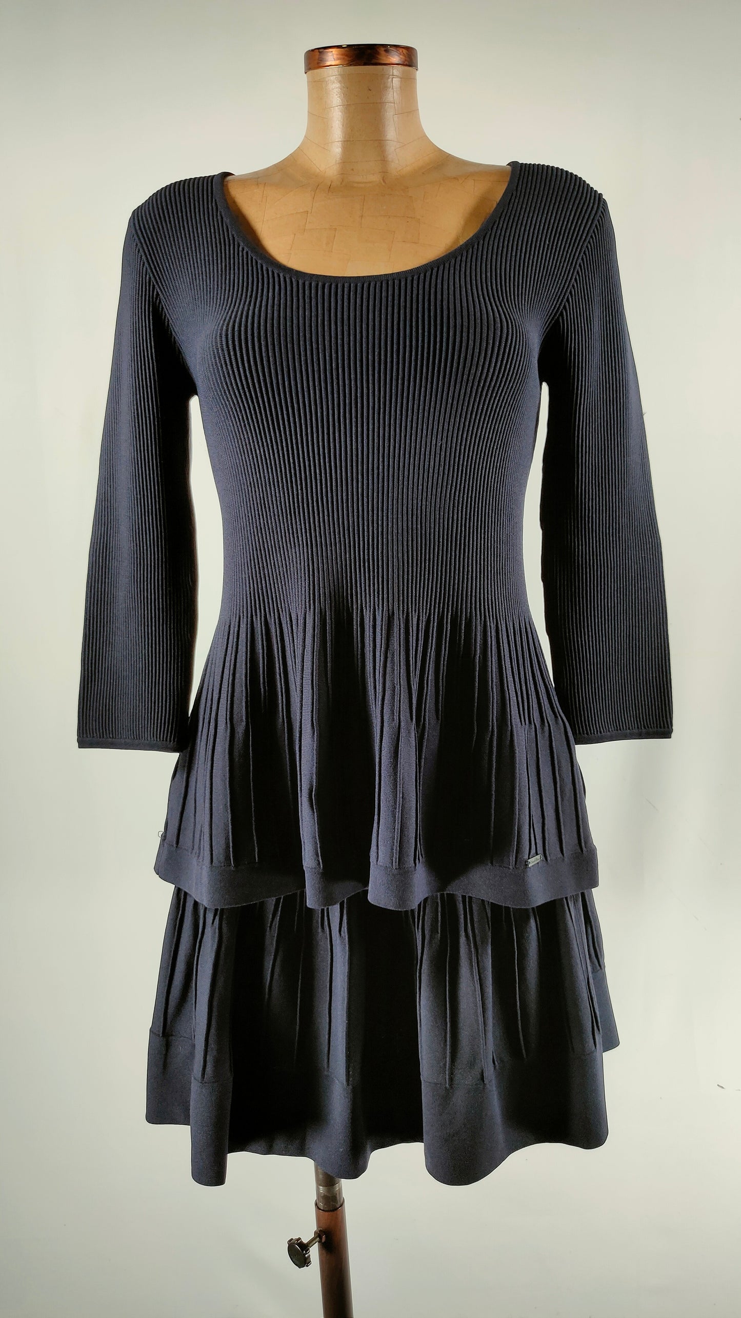 Conjunto azul navy camiseta y falda