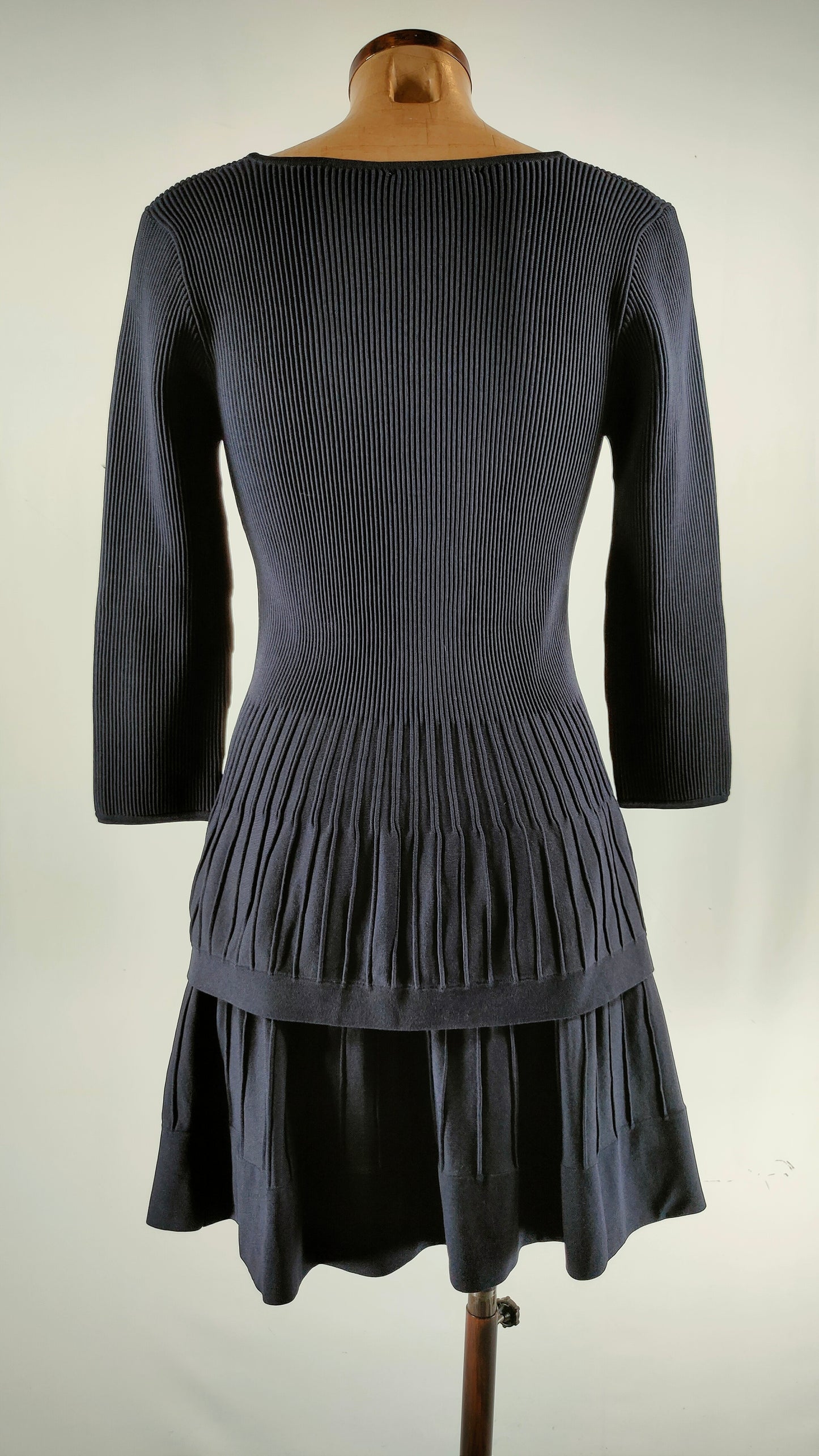 Conjunto azul navy camiseta y falda