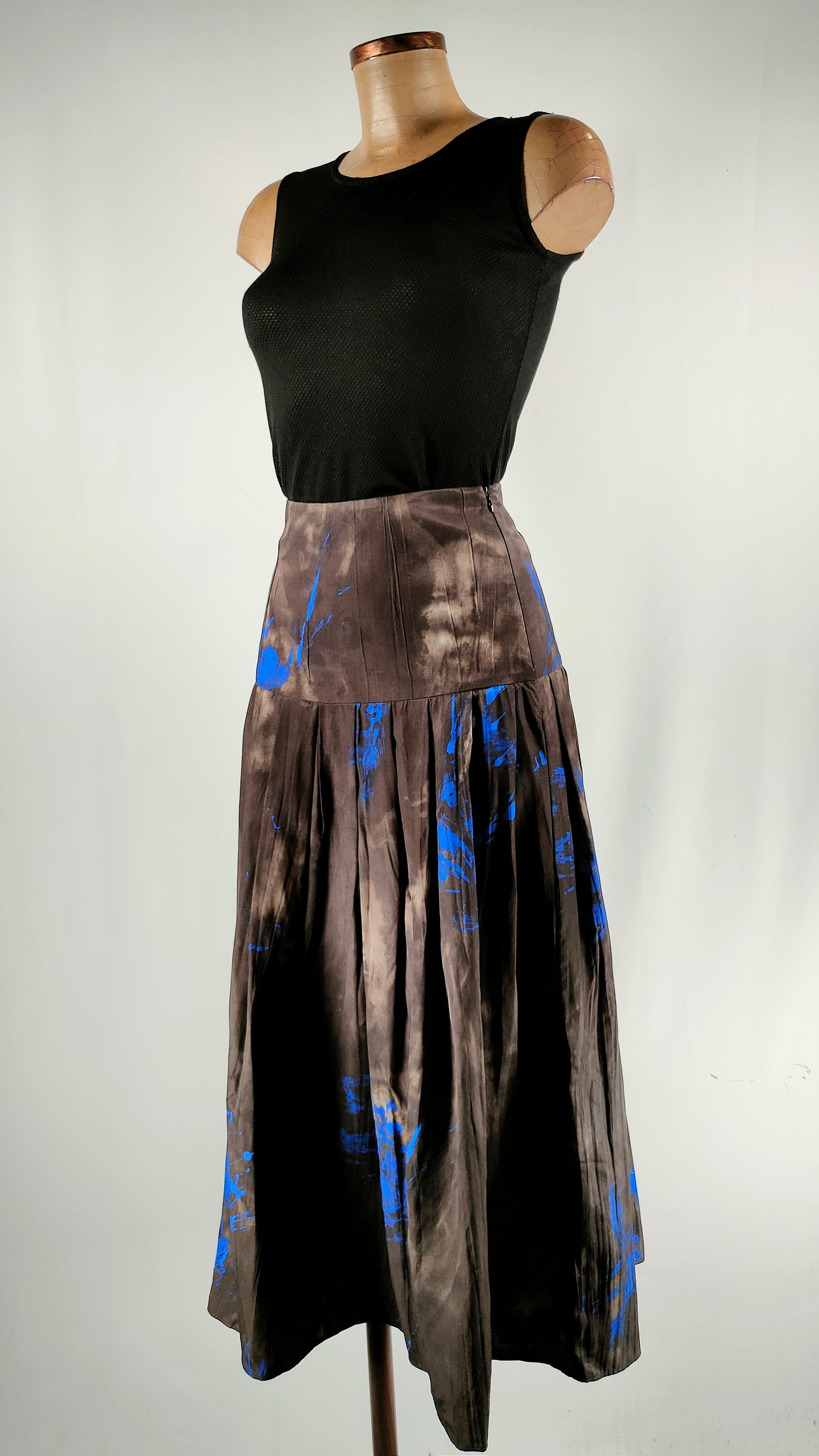 Falda midi con estampado en azul