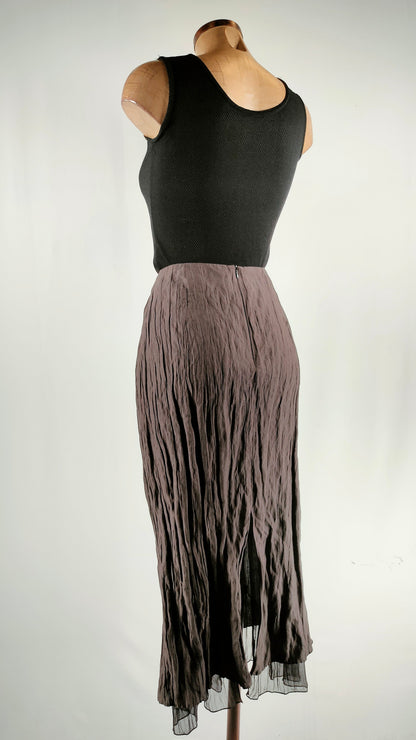 Falda midi plisada gris con efecto brillo