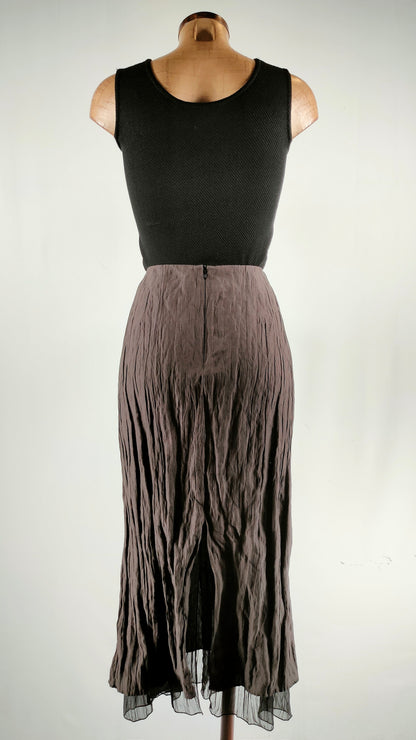 Falda midi plisada gris con efecto brillo