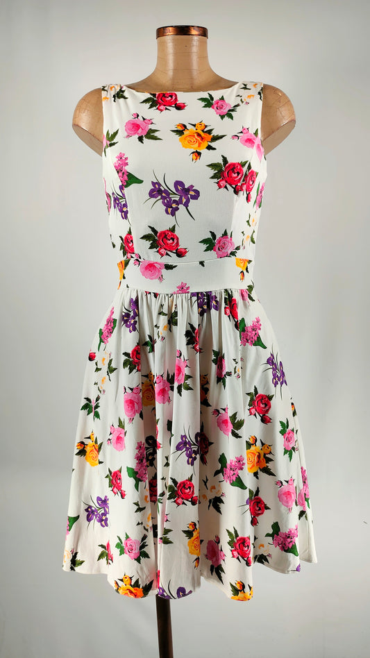 Vestido blanco floreado con bolsillos y lazo Studio 2