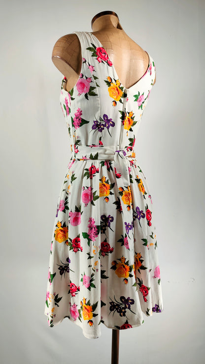 Vestido blanco floreado con bolsillos y lazo Studio 2