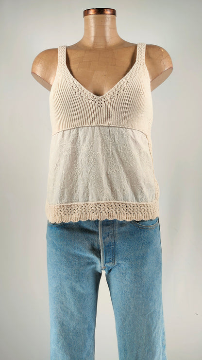 Top calado beige bimaterial