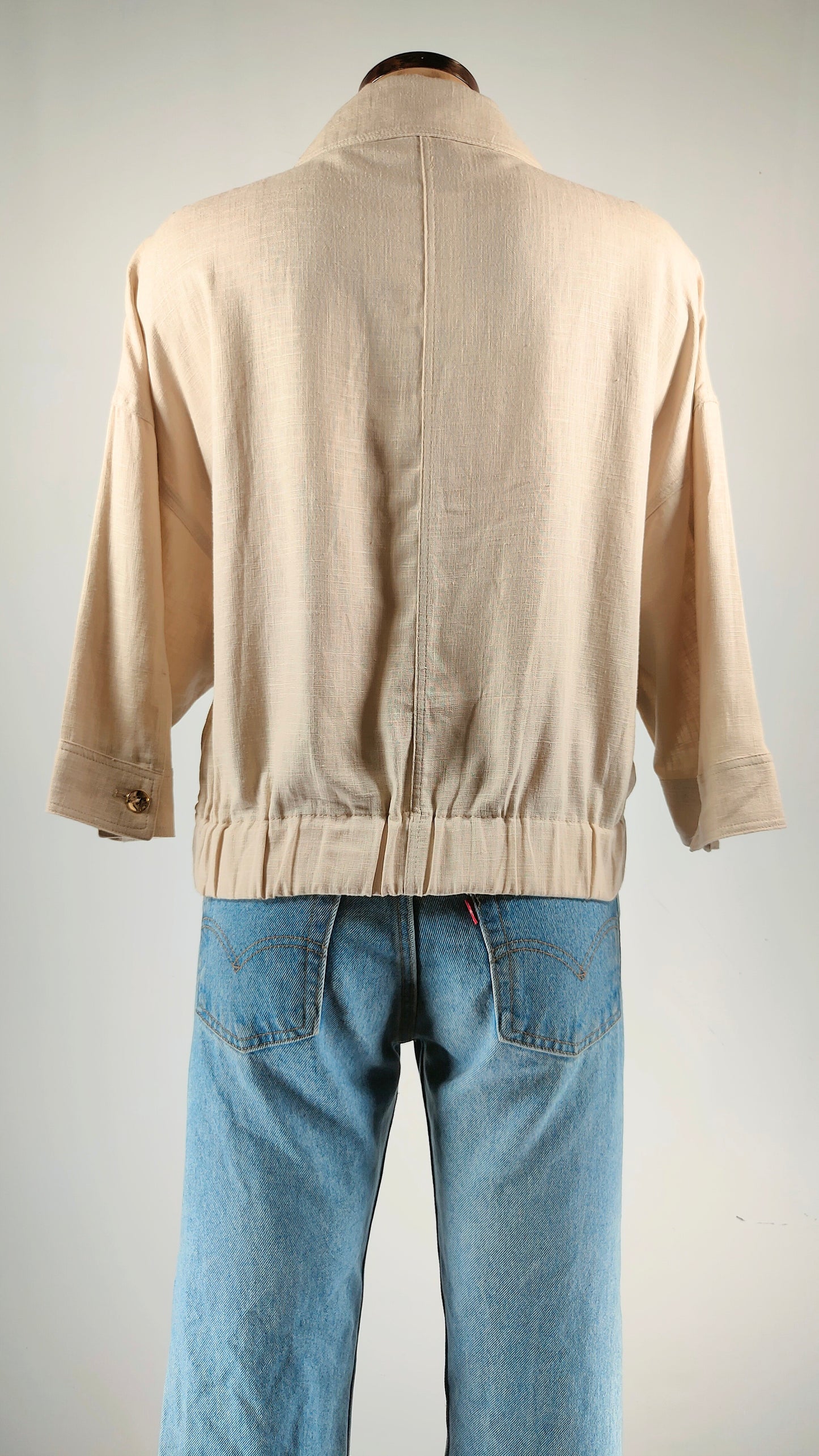 Chaqueta de lino con elástico en cintura