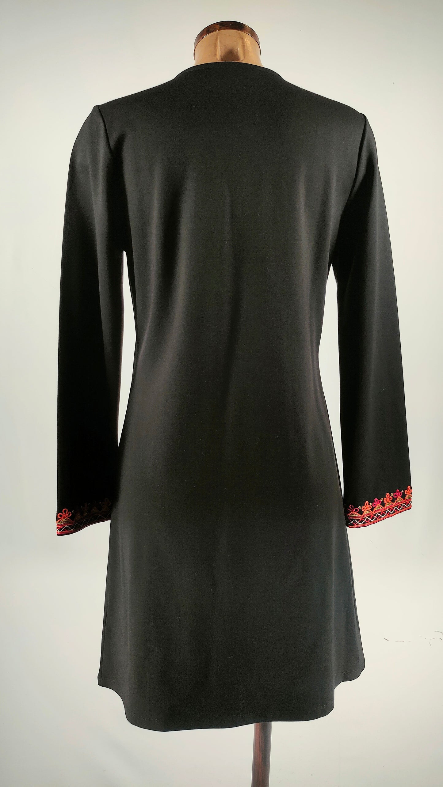 Vestido con ribetes étnicos Niza