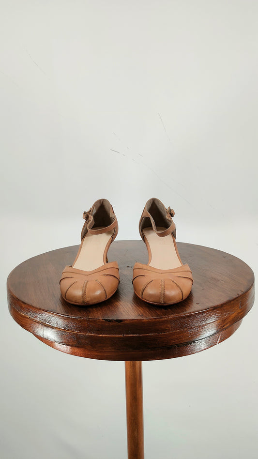 Zapatos de piel con agarre de tira