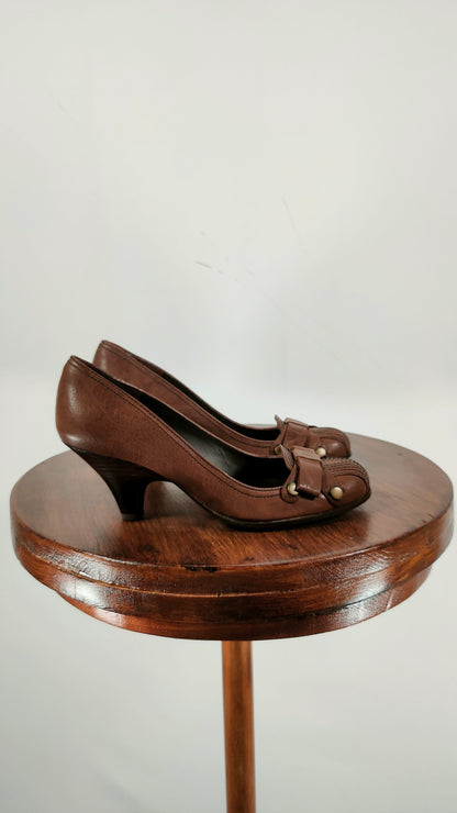Zapato de piel marrón Pura López