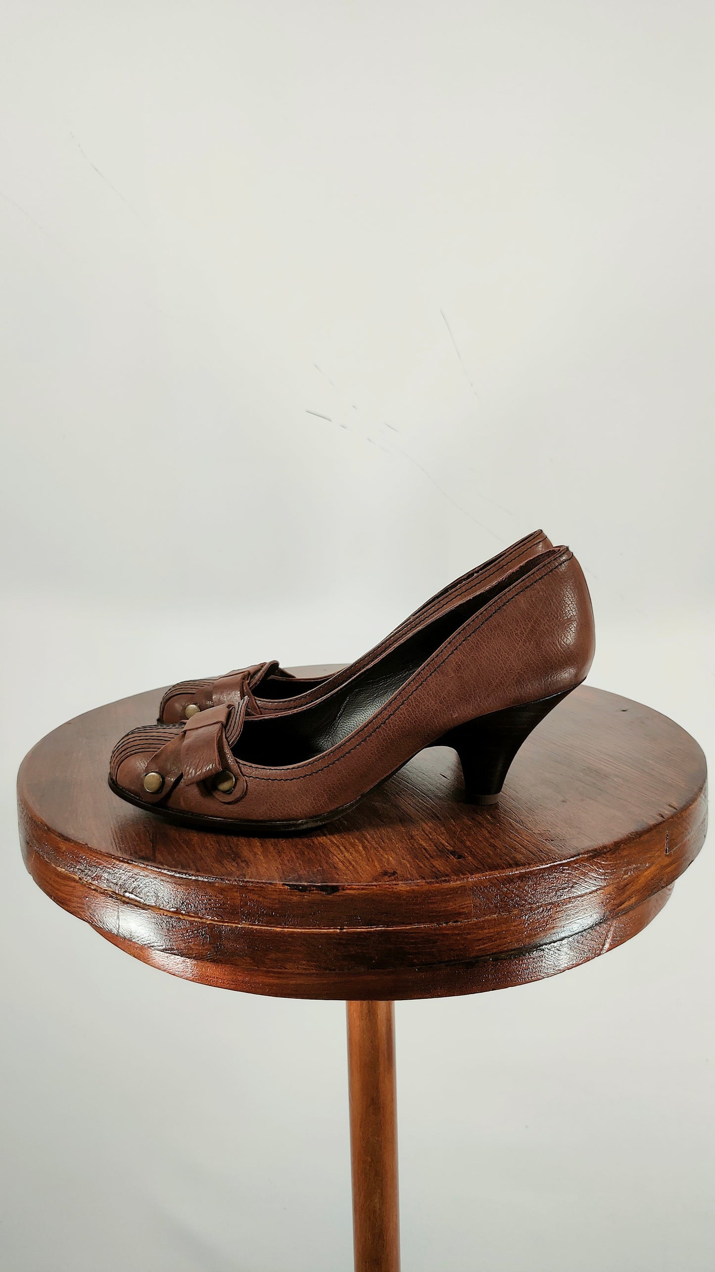 Zapato de piel marrón Pura López