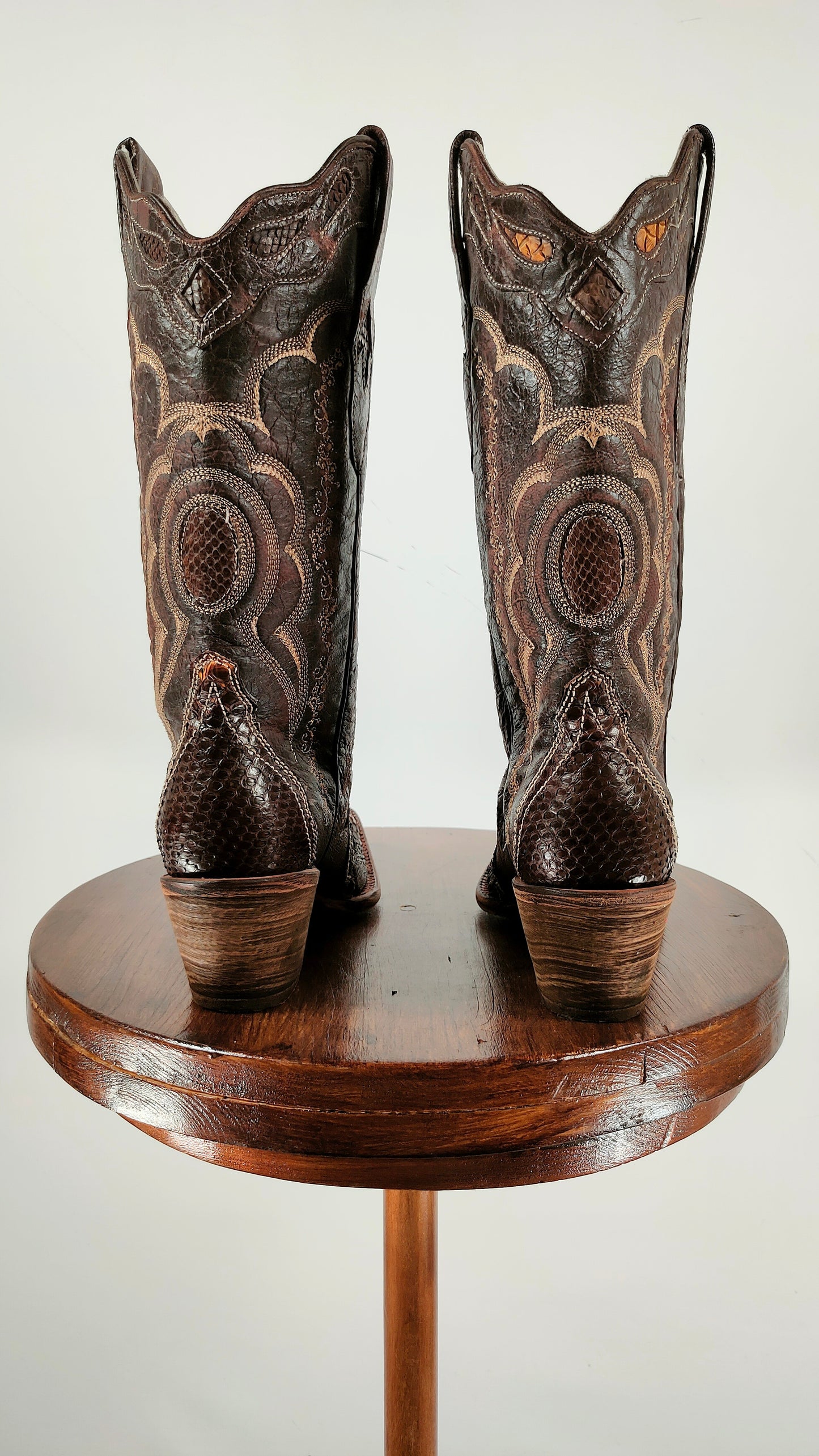 Botas de piel de serpiente