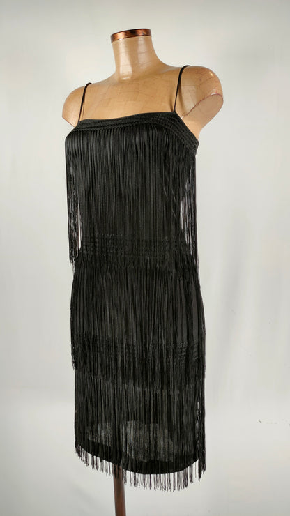 Vestido Unit negro con flecos