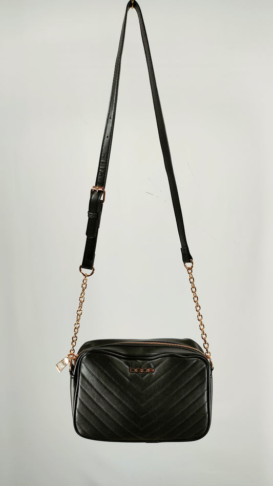 Bolsito Bebe negro con cadena dorada