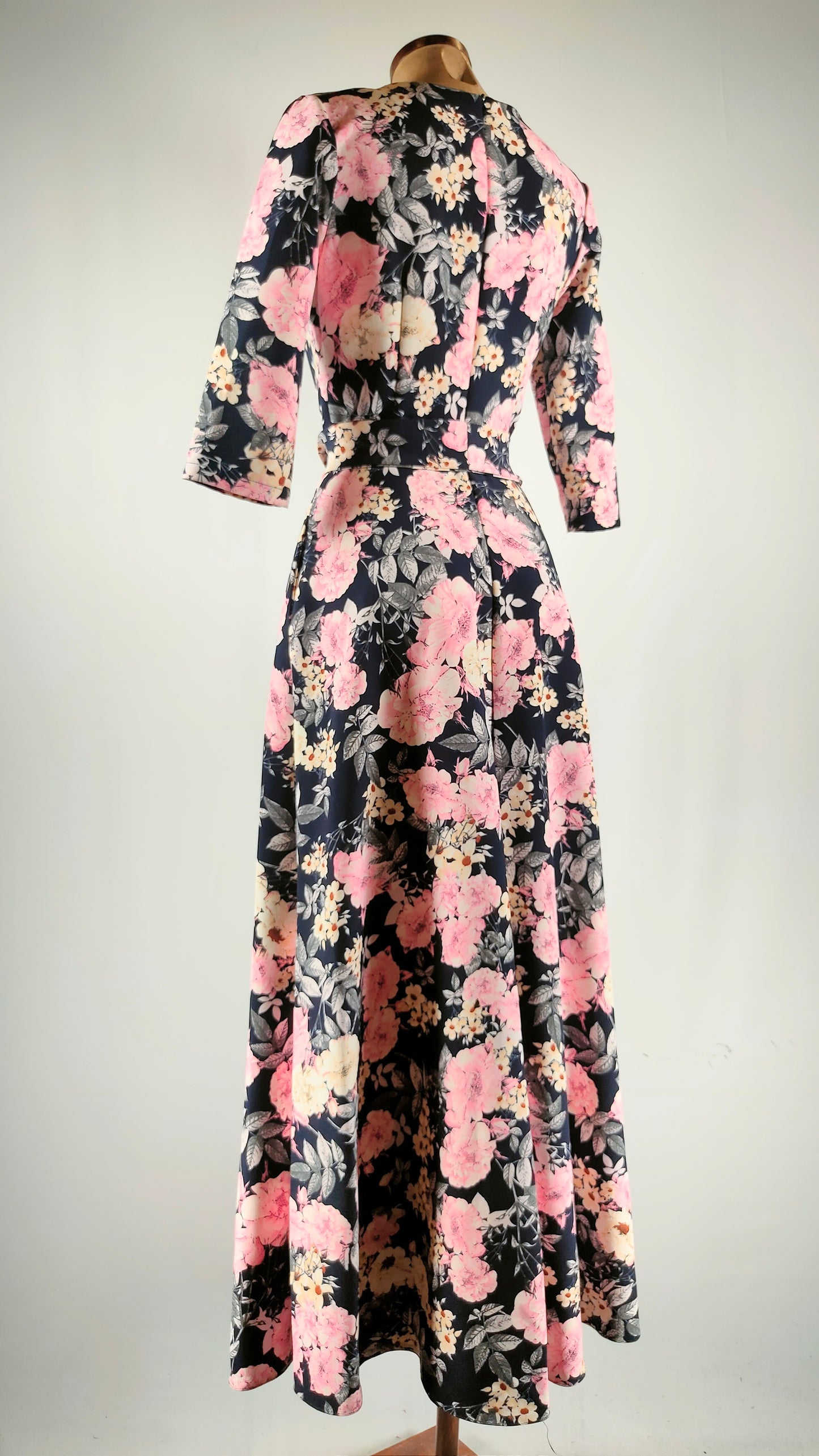 Vestido multiestampado con lazo