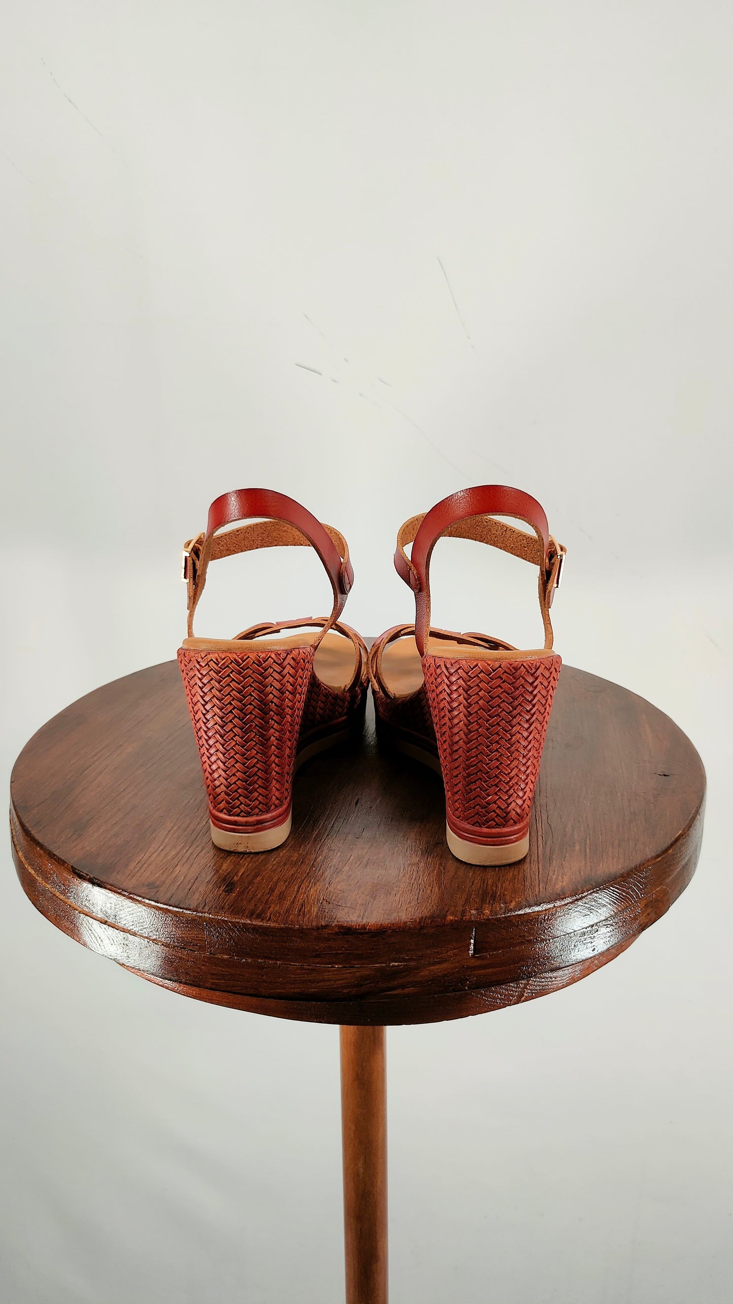 Sandalias de cuero marrones
