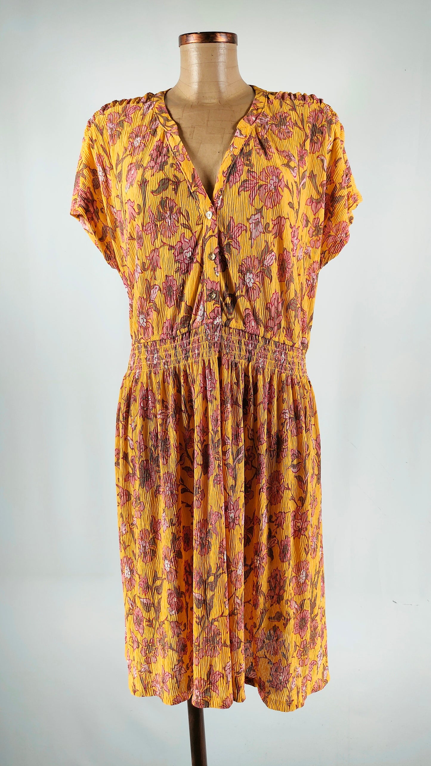 Vestido holgado mostaza estampado floral