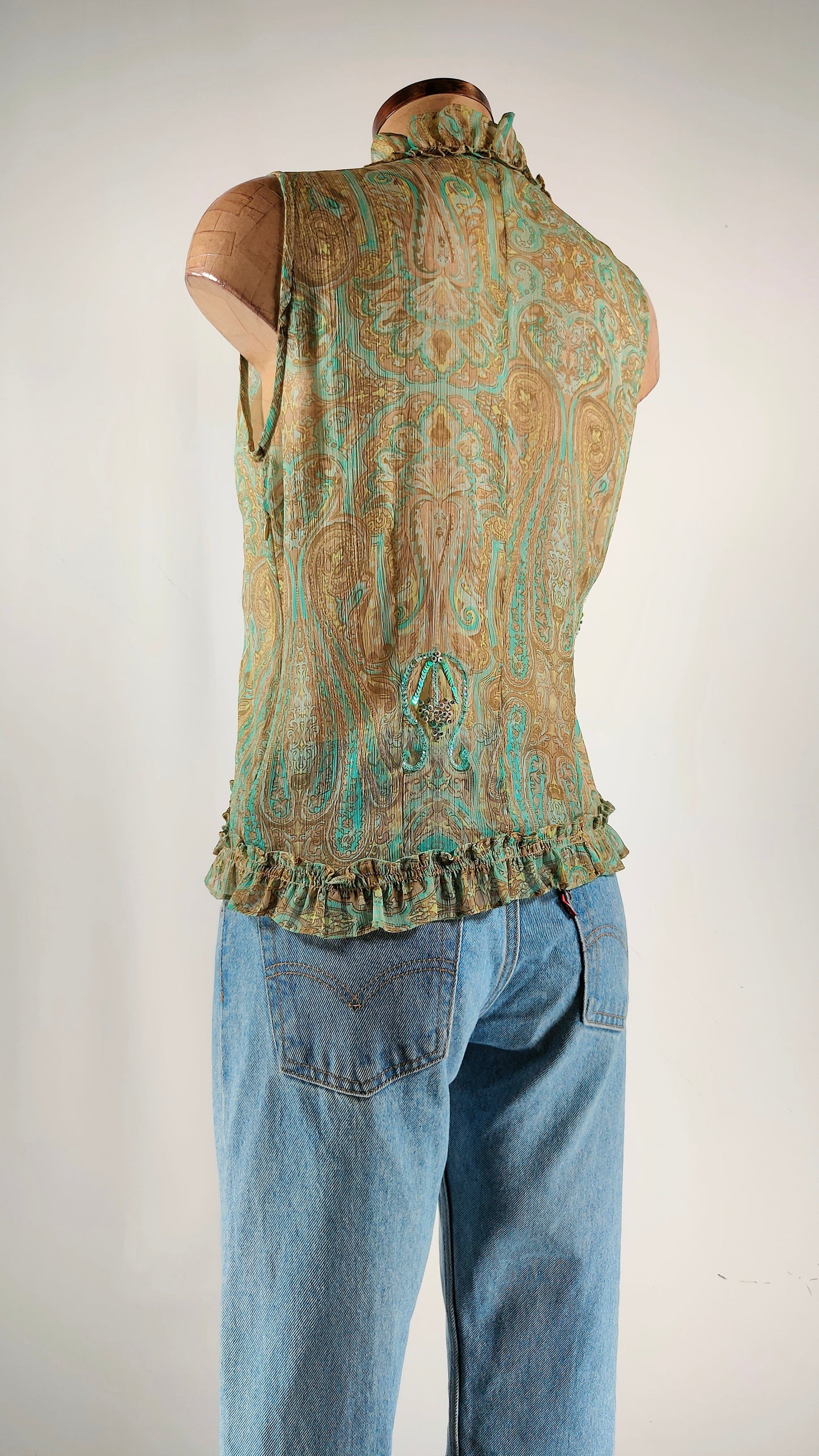 Blusa Implicate verde con apliques