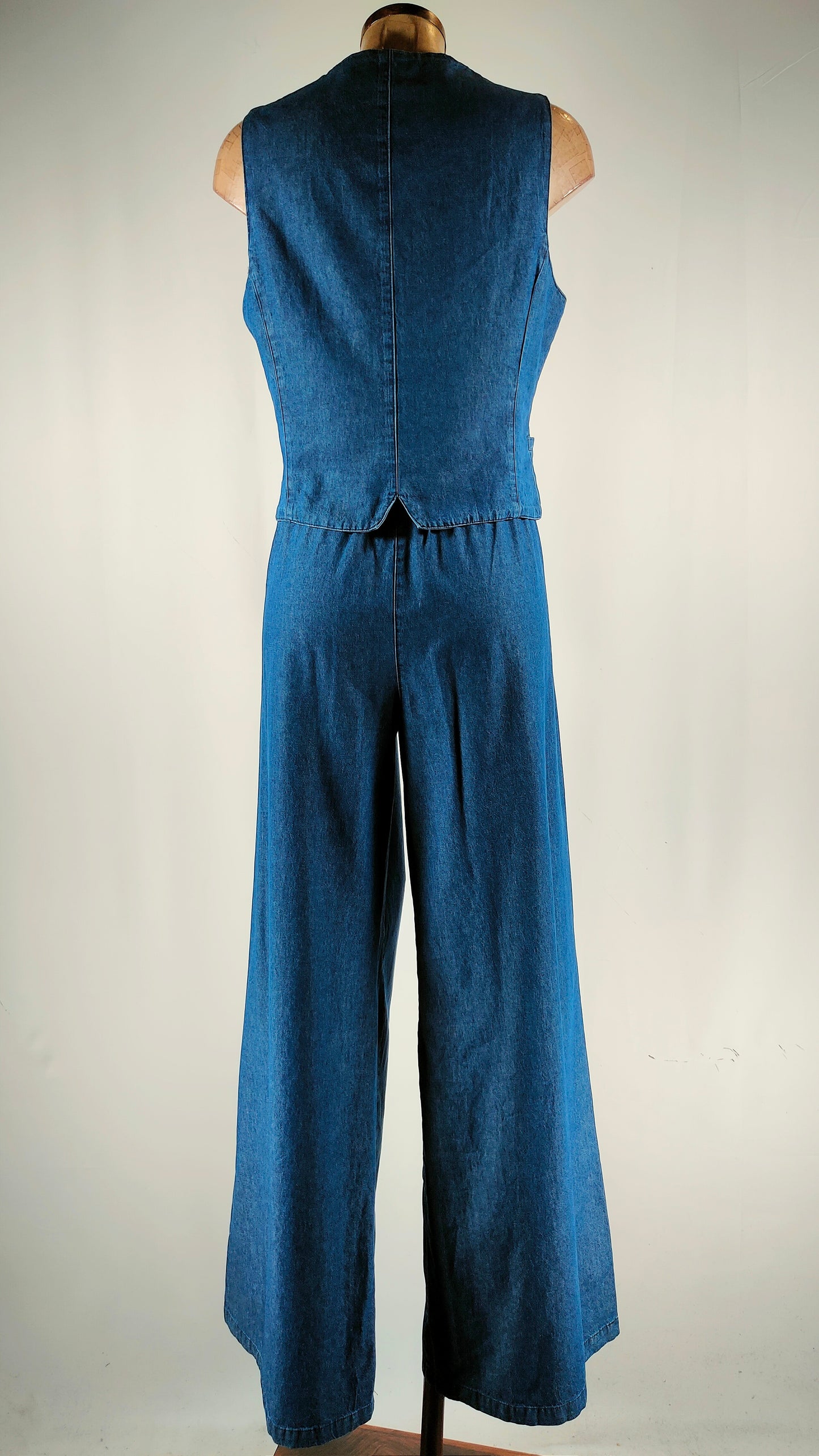 Conjunto de pantalón y chaleco