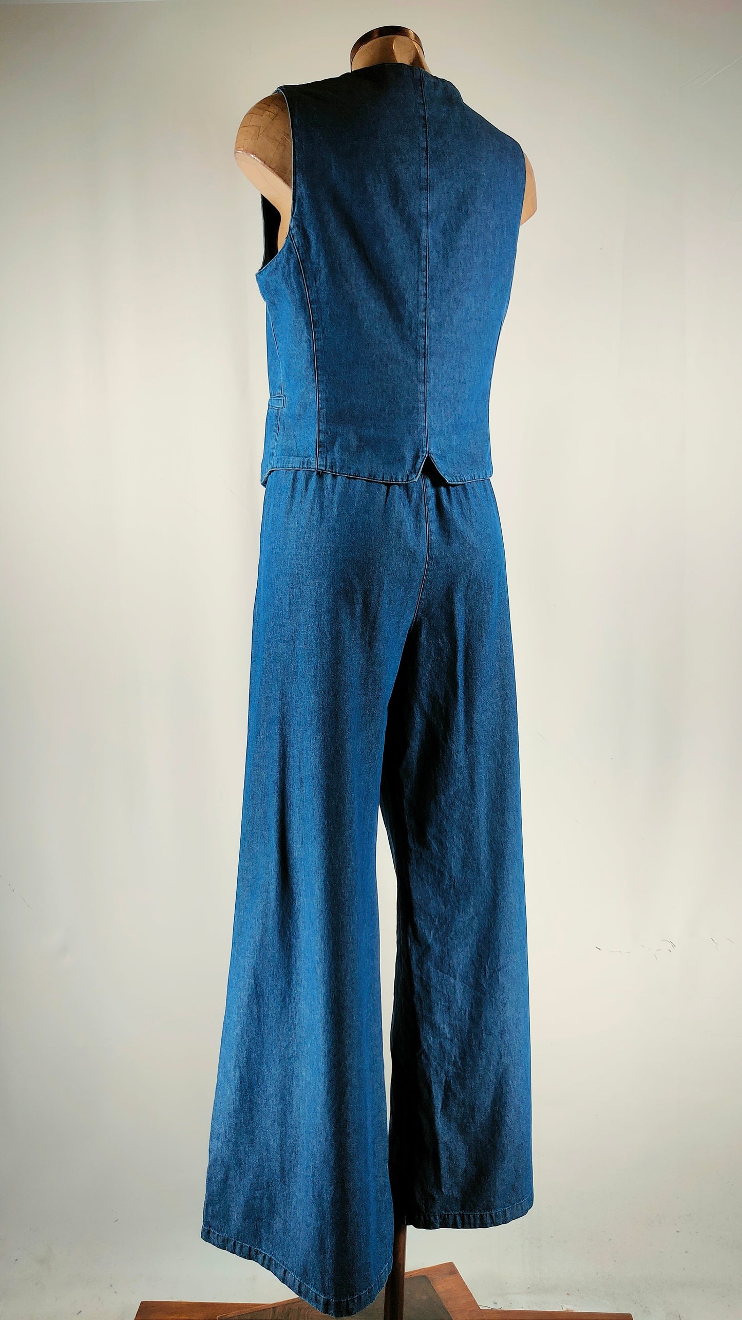 Conjunto de pantalón y chaleco