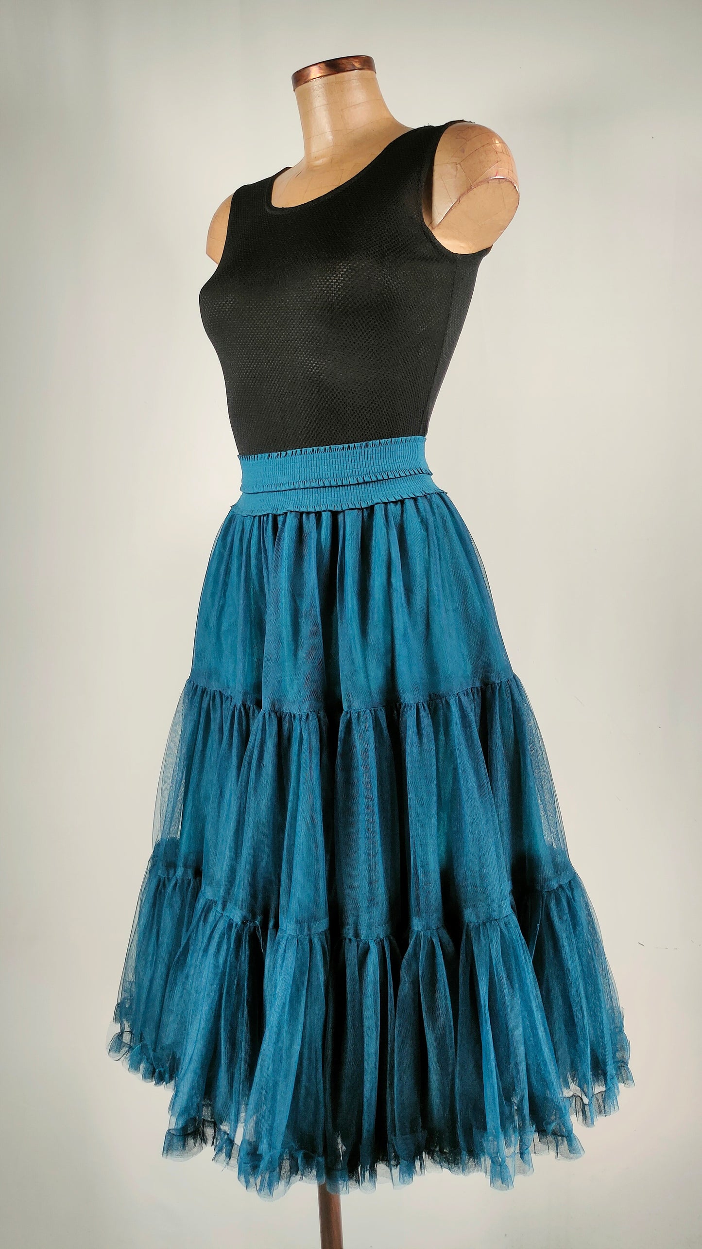 Falda de tul azul Pilar Oporto