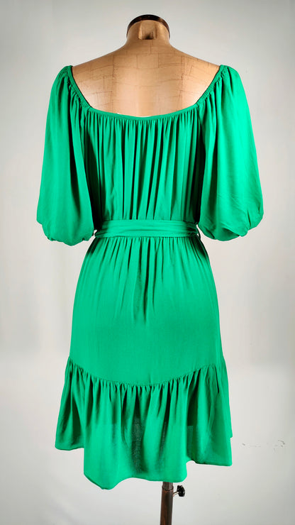 Vestido verde Naf Naf con cinturón verde