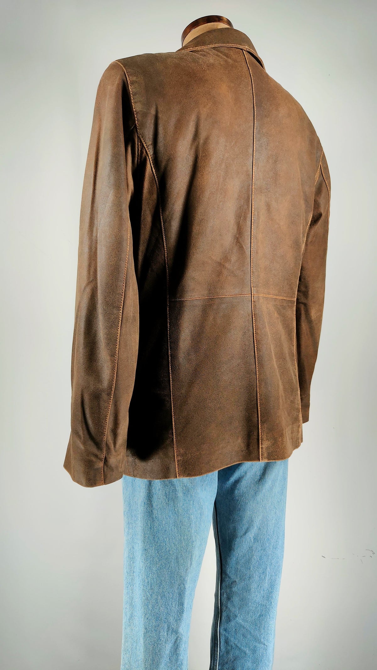 Chaqueta marrón de piel con forro de lino