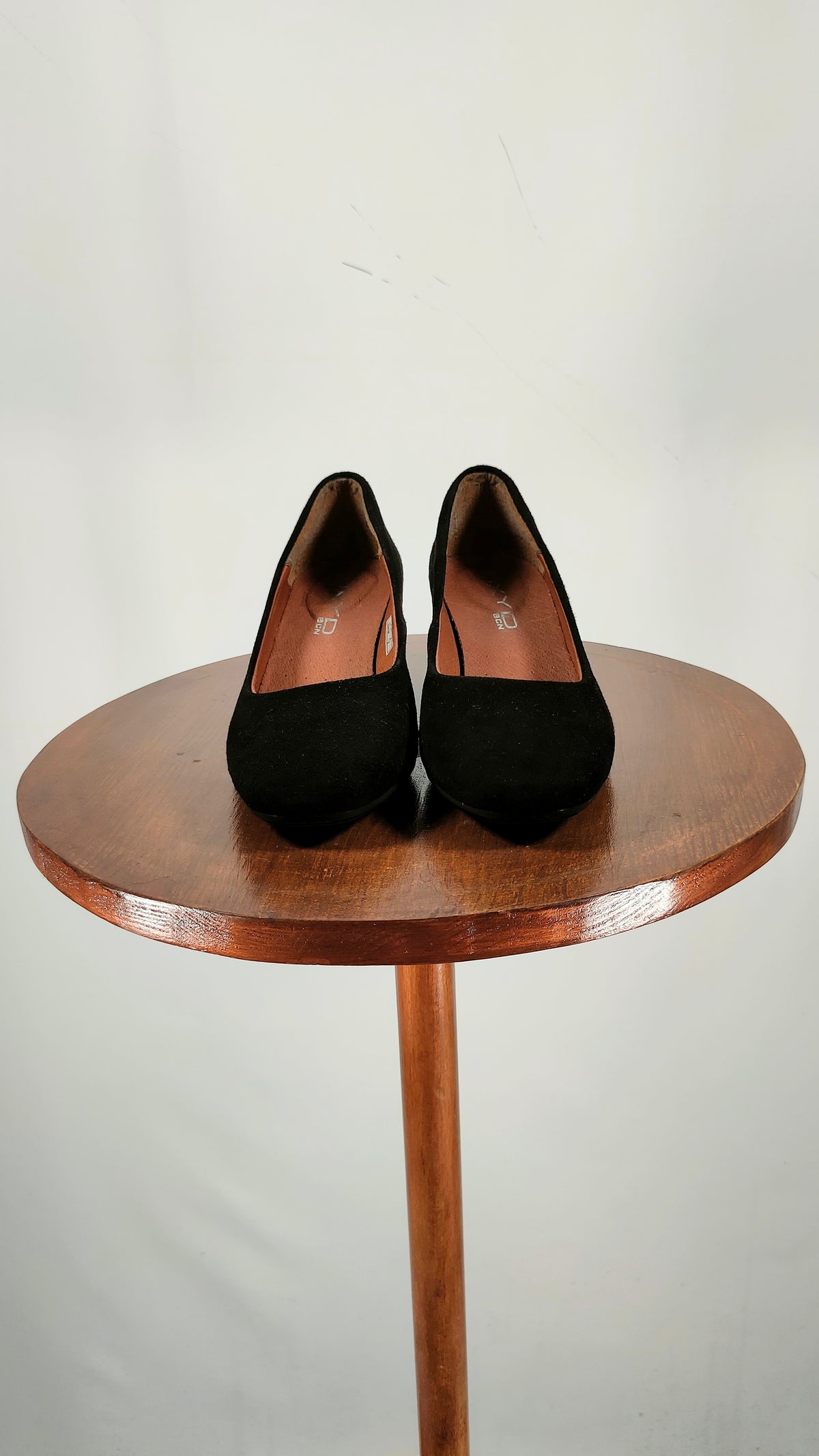 Zapatos Oxyd negros terciopelo