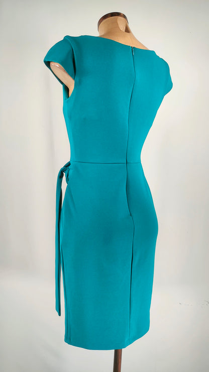 Vestido verde con fruncido en cintura