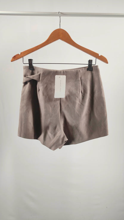 Short efecto terciopelo gris claro