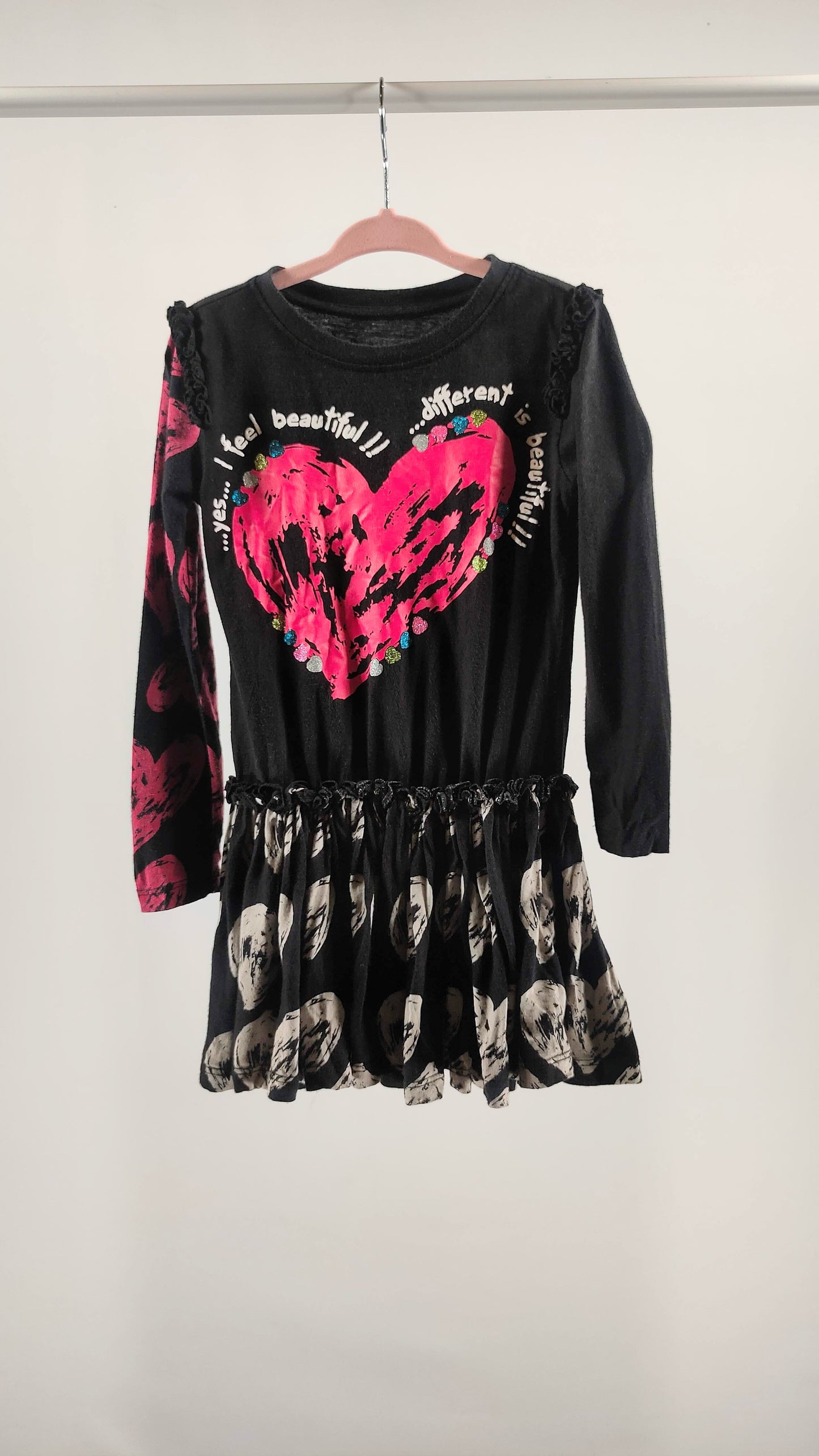 Vestido Desigual con estampado corazones