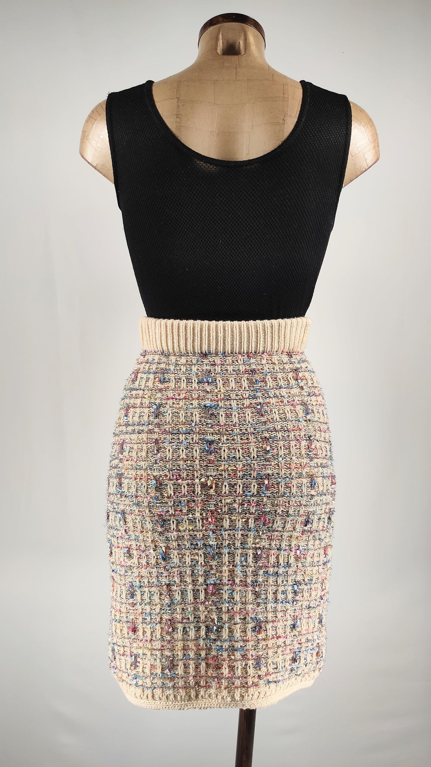 Falda midi con apliques multicolores