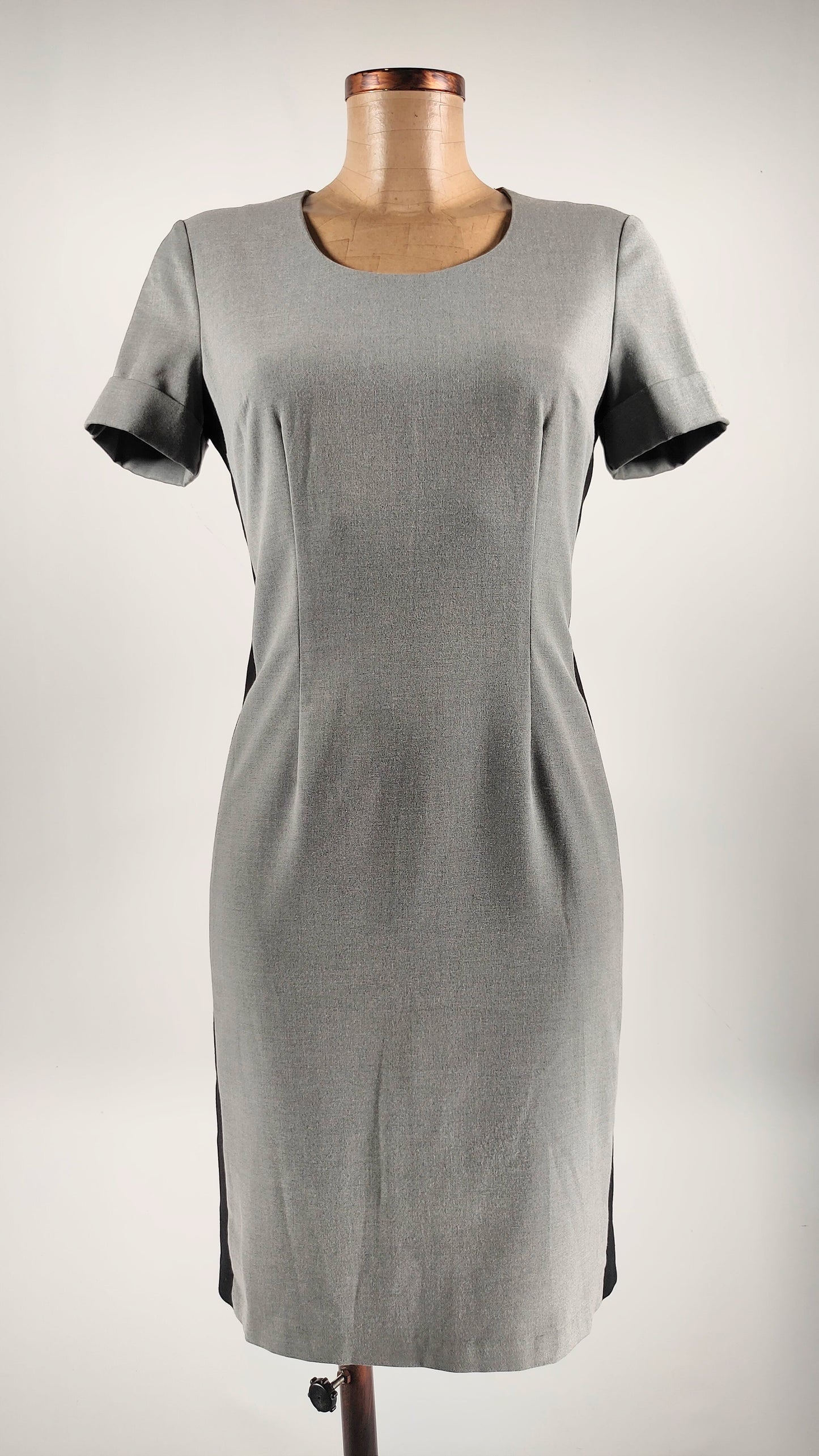 Vestido gris con lateral negro Benetton