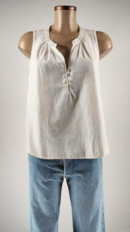 Blusa con detalle de botones