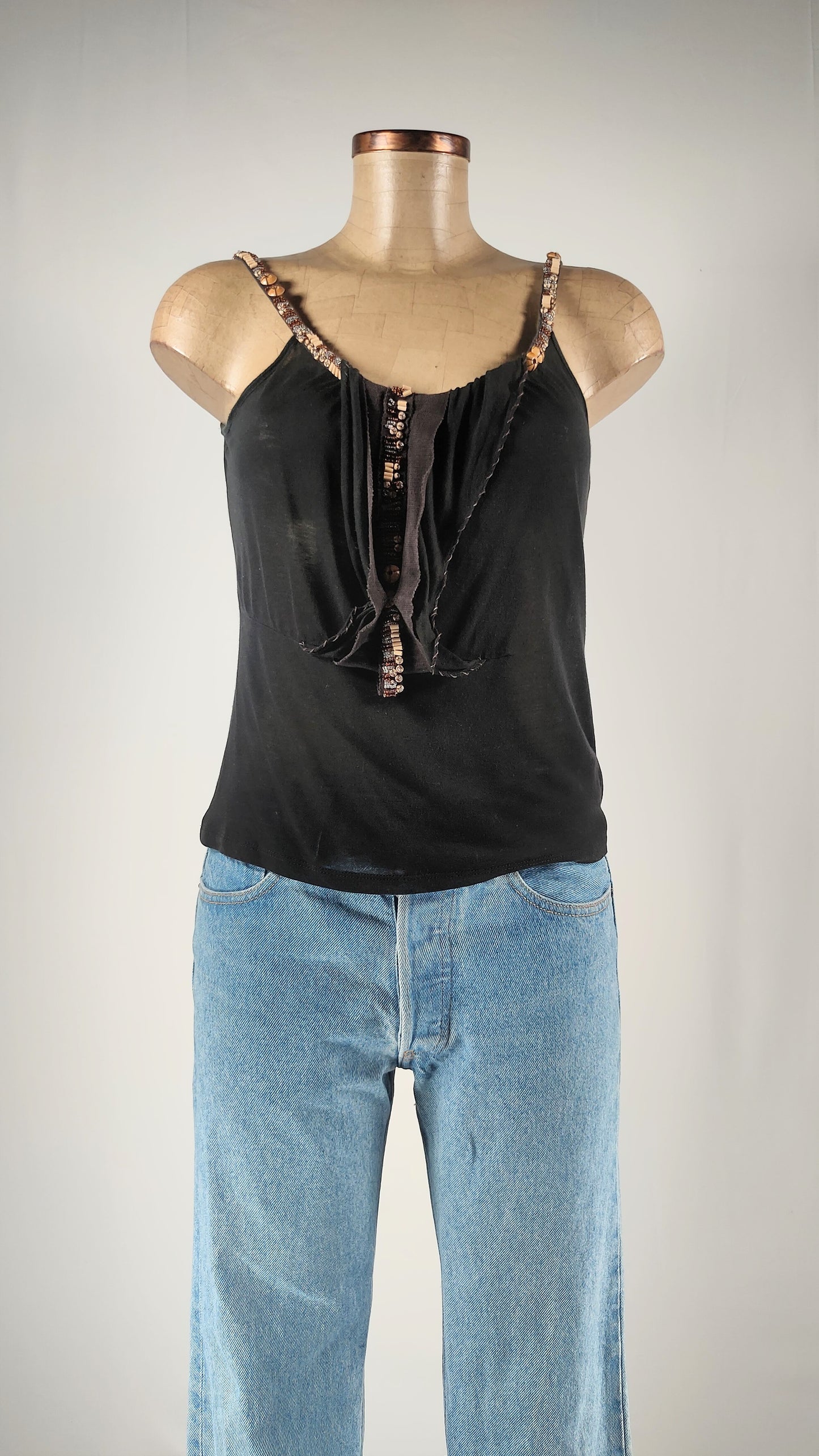 Top tirante con apliques