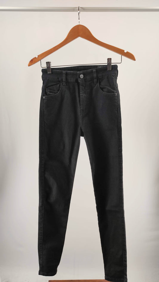 Pantalón pitillo de tiro alto negro Diesel 24/32