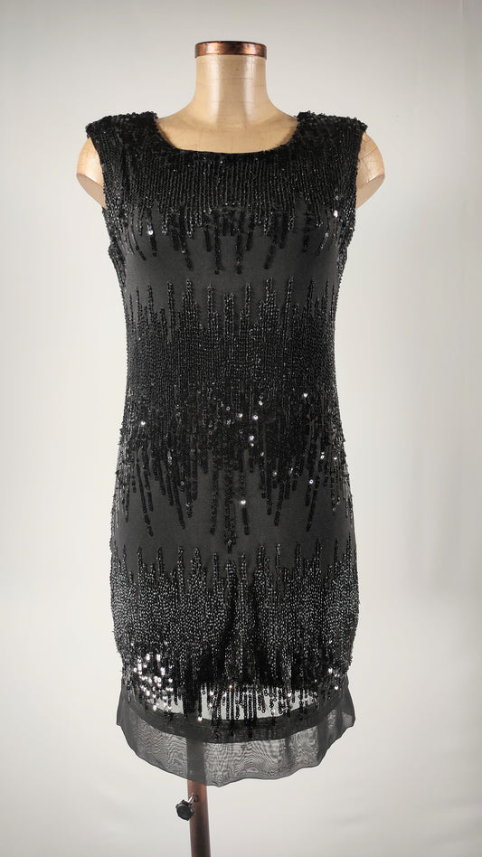 Vestido negro con apliques brillantes en negro