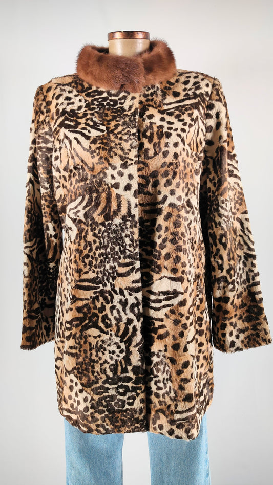 Abrigo animal print con cuello mao