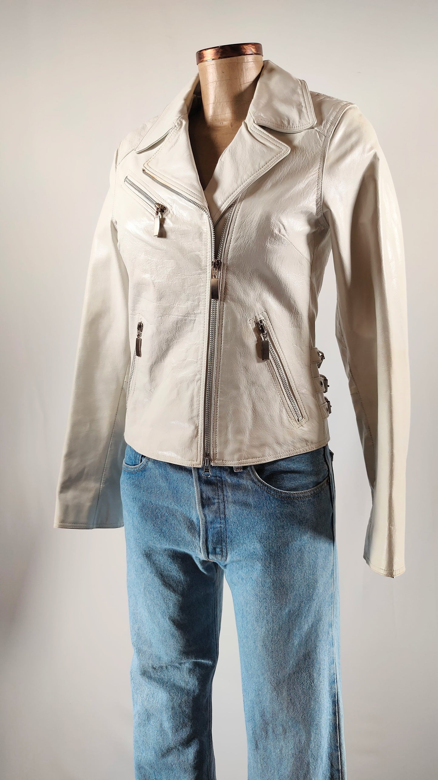 Chaqueta biker de cuero blanca