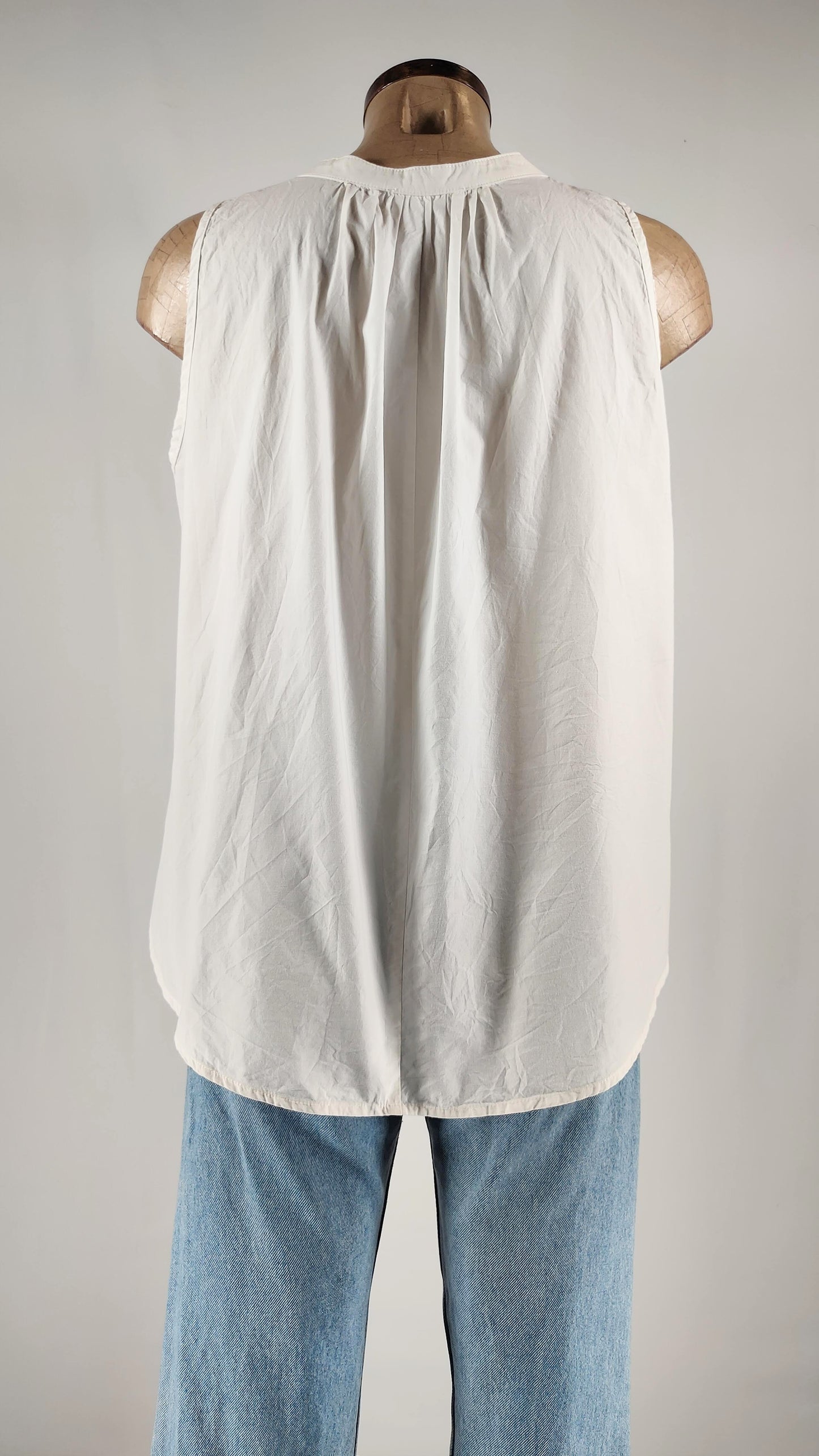 Blusa con detalle de botones