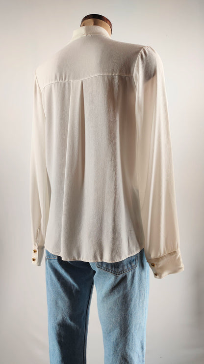 Camisa fluida beige con lazo